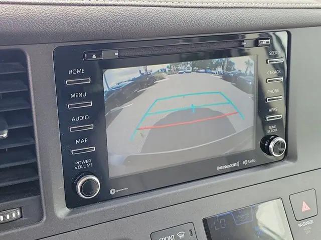 2020 Toyota Sienna XLE