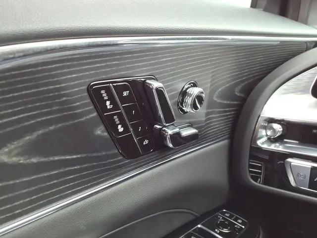 2024 Cadillac iQ Sport w/1SF