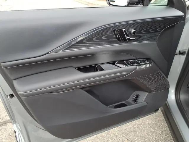 2024 Cadillac iQ Sport w/1SF