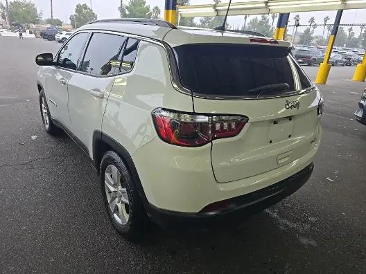 2022 Jeep Compass Latitude FWD