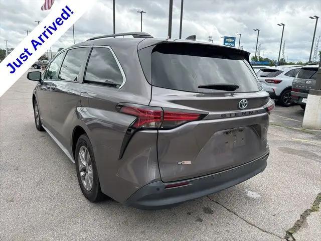 2021 Toyota Sienna XLE