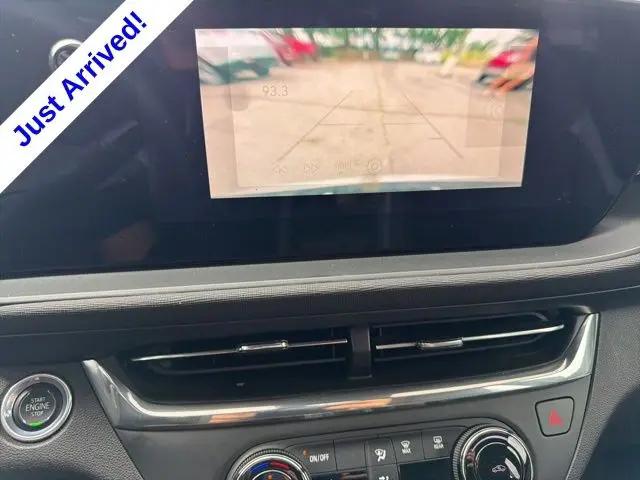 2025 Buick NV Preferred FWD