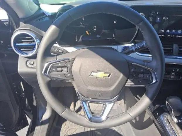 2025 Chevrolet Trax FWD LT