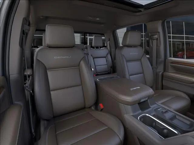 2025 GMC Sierra 2500HD 4WD Crew Cab Standard Bed Denali