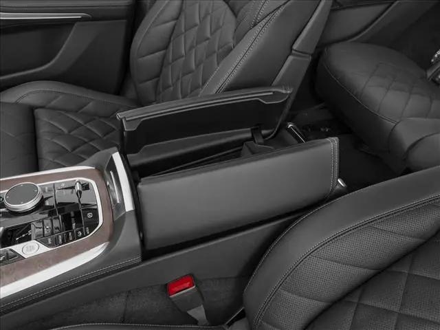 2027 BMW X7 M60i