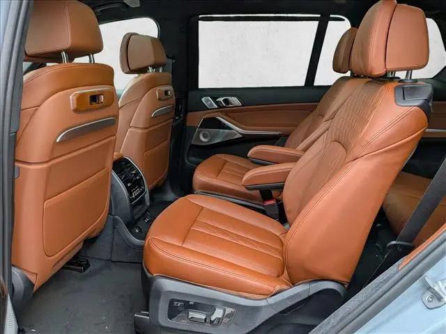 2027 BMW X7 M60i