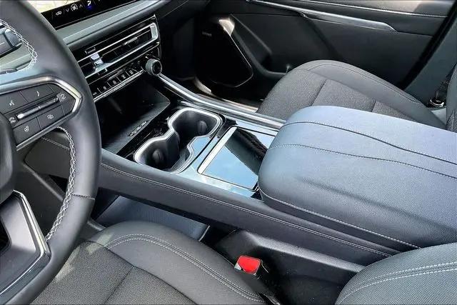 2024 Chevrolet Traverse FWD LT