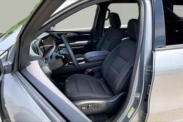2024 Chevrolet Traverse FWD LT
