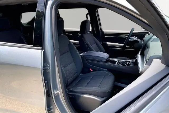 2024 Chevrolet Traverse FWD LT