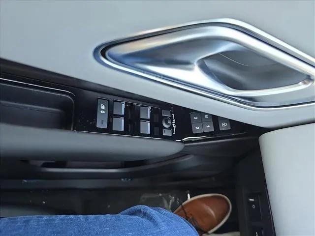 2026 Land Rover Range Rover Velar Belgravia Edition