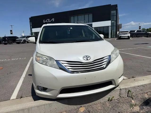 2013 Toyota Sienna XLE 7 Passenger