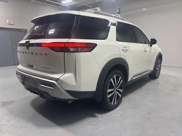 2024 Nissan Pathfinder Platinum FWD