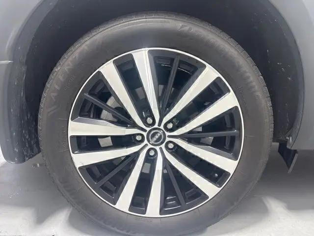 2024 Nissan Pathfinder Platinum FWD