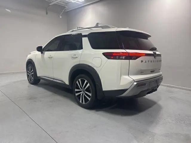 2024 Nissan Pathfinder Platinum FWD