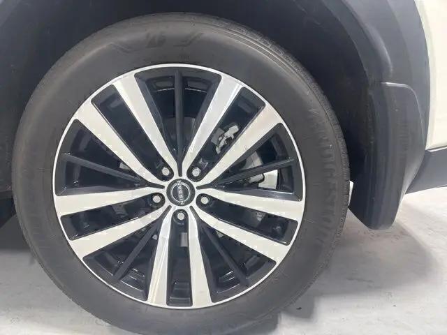 2024 Nissan Pathfinder Platinum FWD