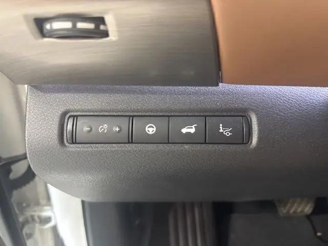 2024 Nissan Pathfinder Platinum FWD