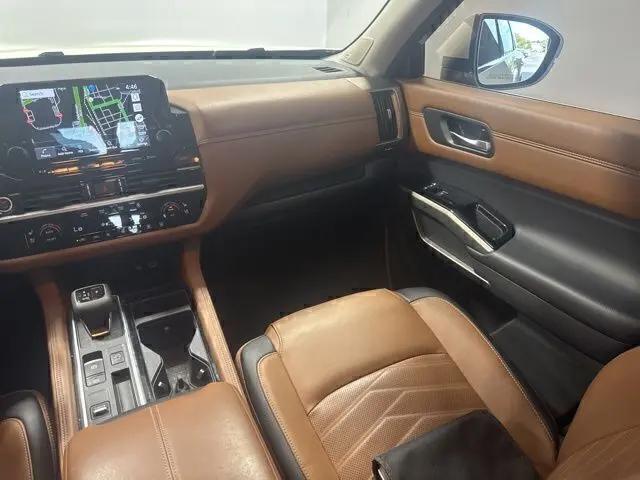 2024 Nissan Pathfinder Platinum FWD