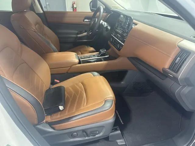 2024 Nissan Pathfinder Platinum FWD