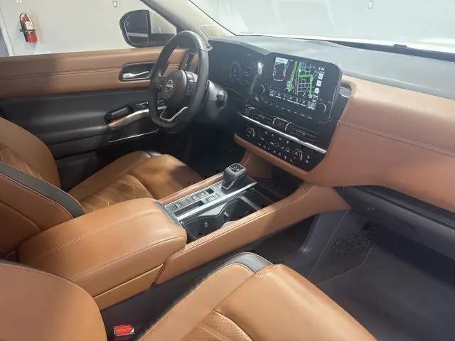 2024 Nissan Pathfinder Platinum FWD