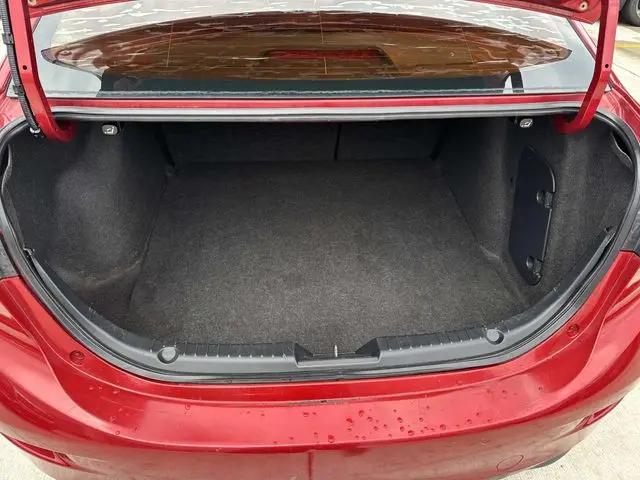 2015 Mazda Mazda3 i Sport