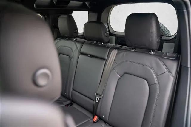 2023 Land Rover Defender 110 S