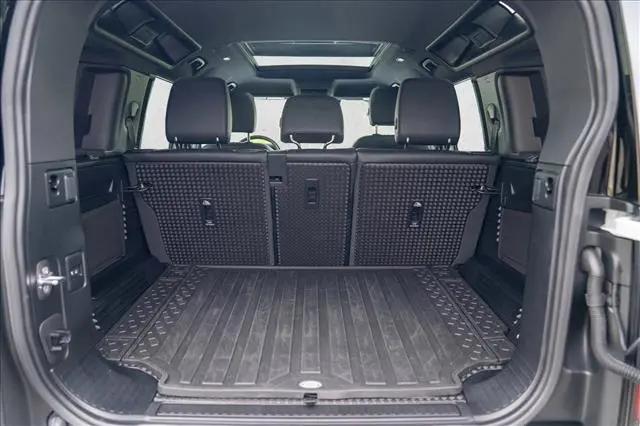 2023 Land Rover Defender 110 S