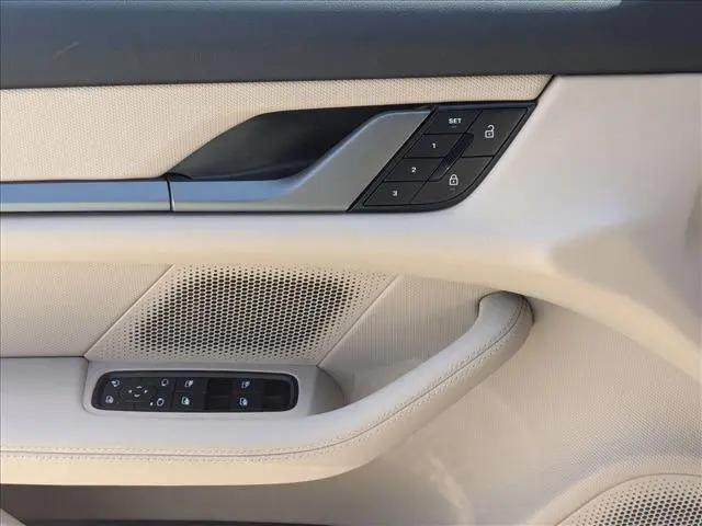 2025 Porsche Taycan Taycan