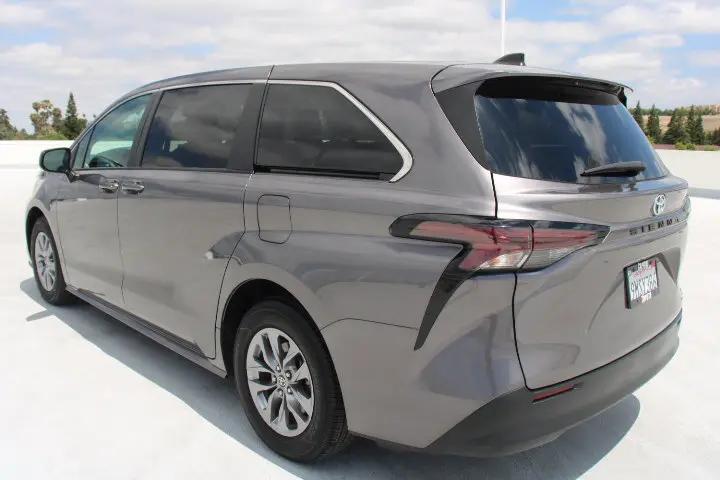 2023 Toyota Sienna LE