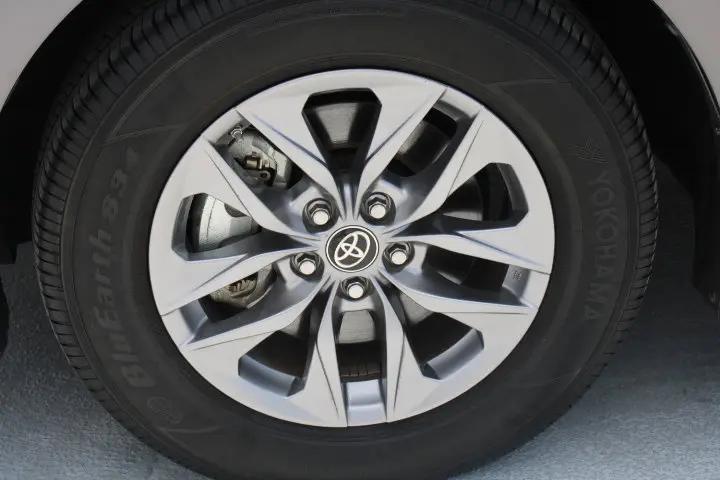 2023 Toyota Sienna LE