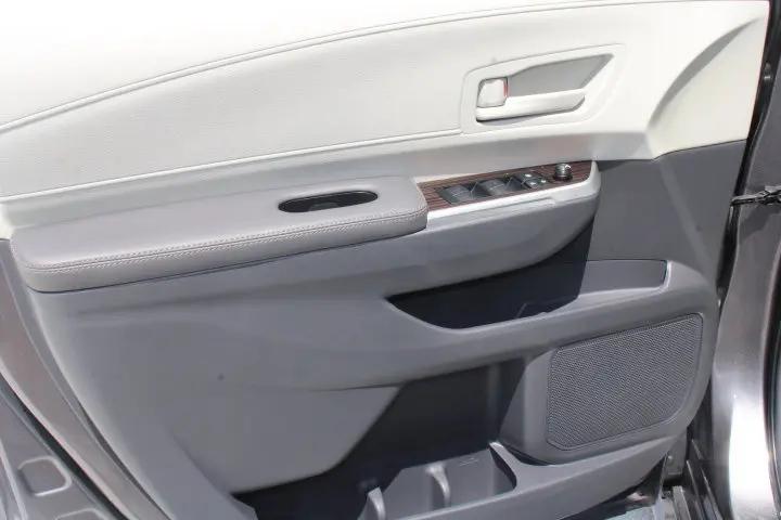 2023 Toyota Sienna LE