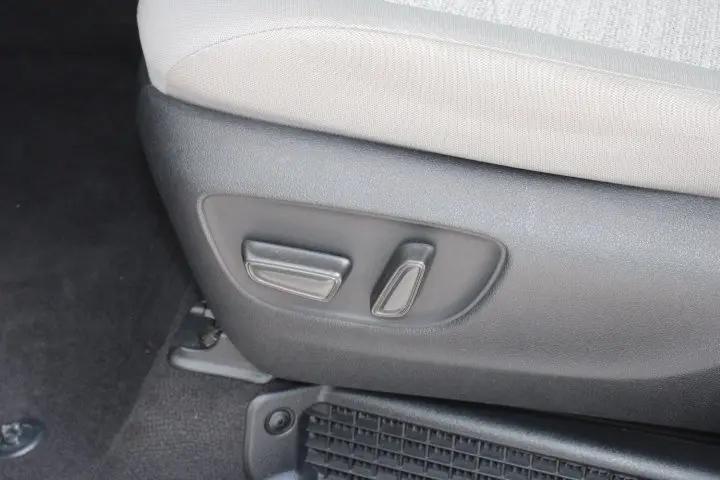 2023 Toyota Sienna LE