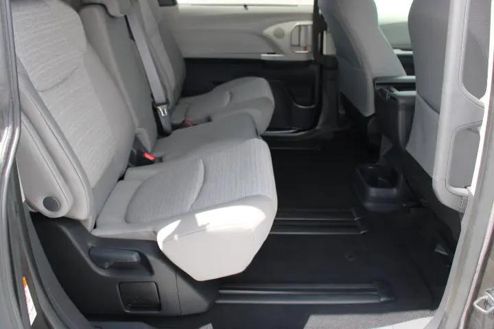 2023 Toyota Sienna LE