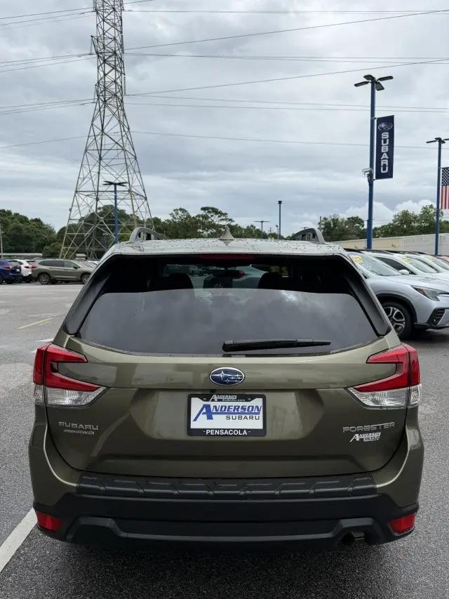 2023 Subaru Forester Premium