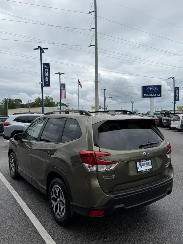 2023 Subaru Forester Premium