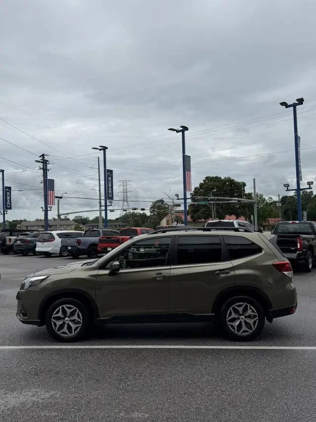 2023 Subaru Forester Premium