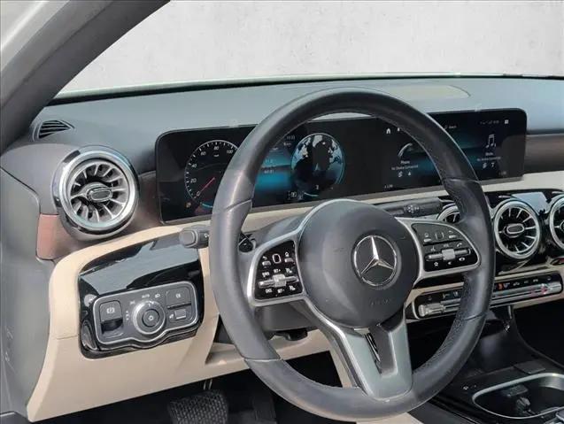2022 Mercedes-Benz A 220 A 220