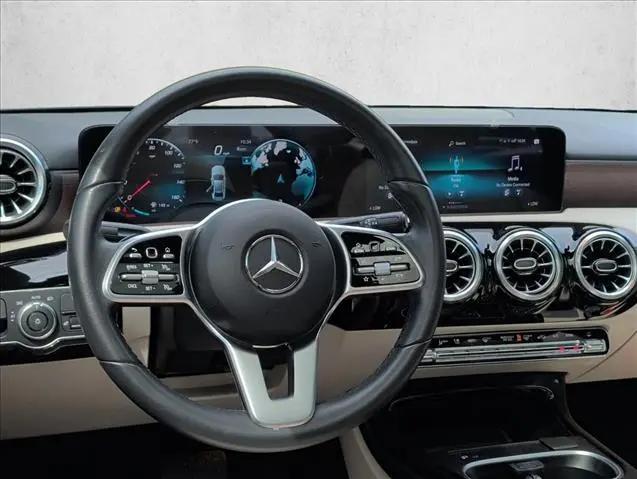 2022 Mercedes-Benz A 220 A 220
