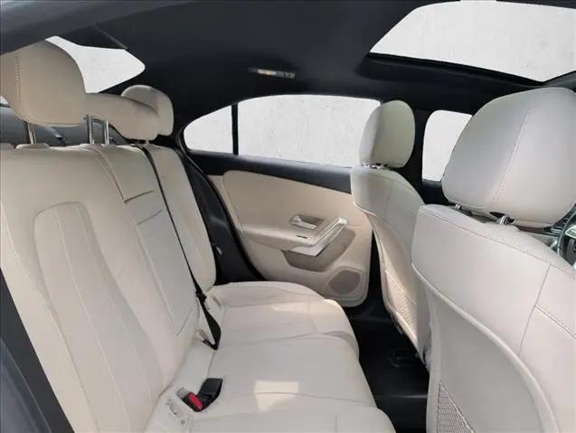 2022 Mercedes-Benz A 220 A 220