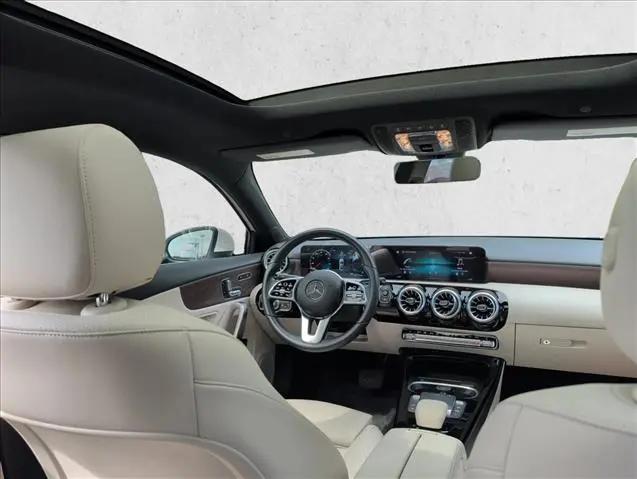 2022 Mercedes-Benz A 220 A 220