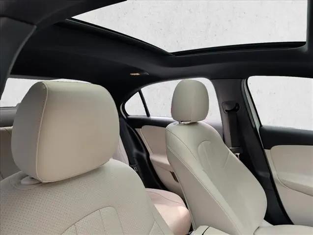 2022 Mercedes-Benz A 220 A 220