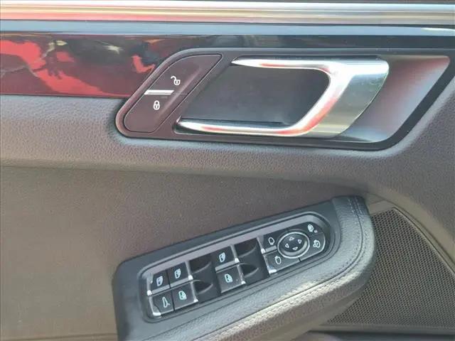2018 Porsche Macan Macan