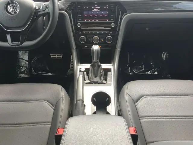 2020 Volkswagen Passat 2.0T R-Line