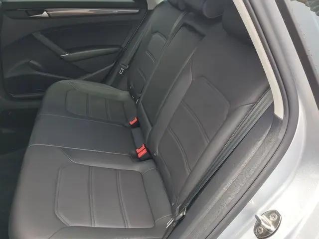 2020 Volkswagen Passat 2.0T R-Line