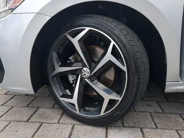 2020 Volkswagen Passat 2.0T R-Line