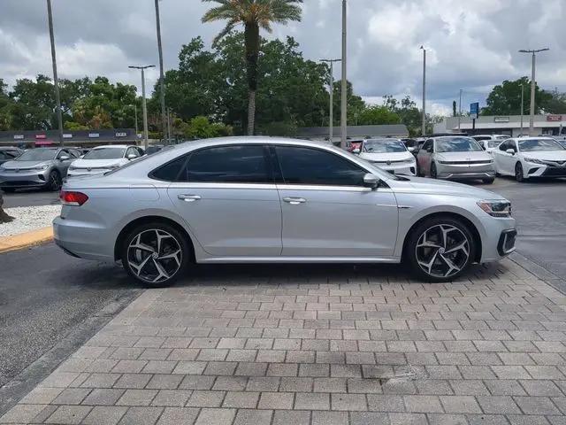 2020 Volkswagen Passat 2.0T R-Line