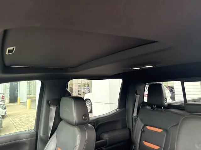 2022 GMC Sierra 1500 Limited 4WD Crew Cab Short Box AT4