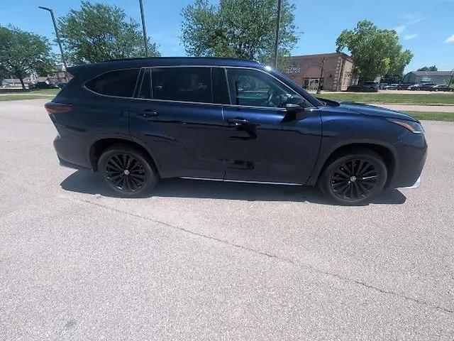 2025 Toyota Highlander XSE