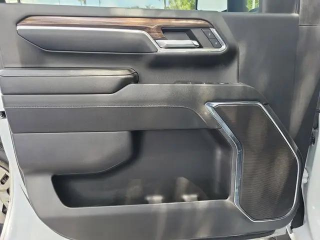 2024 Chevrolet Silverado 3500HD 4WD Crew Cab Long Bed LT