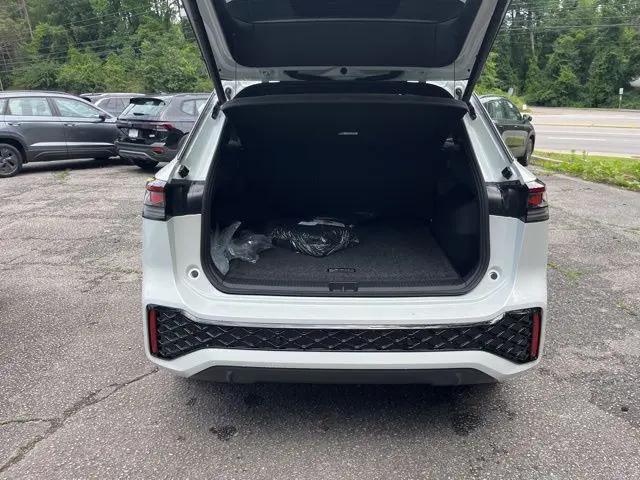 2026 Volkswagen Tiguan SEL R-Line Turbo