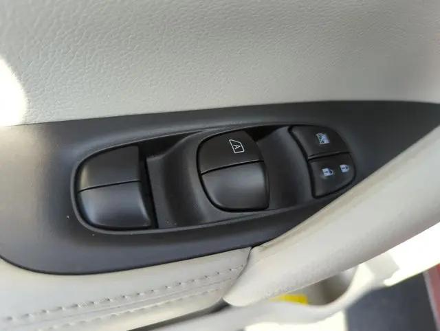 2020 Nissan Rogue Sport SV FWD Xtronic CVT